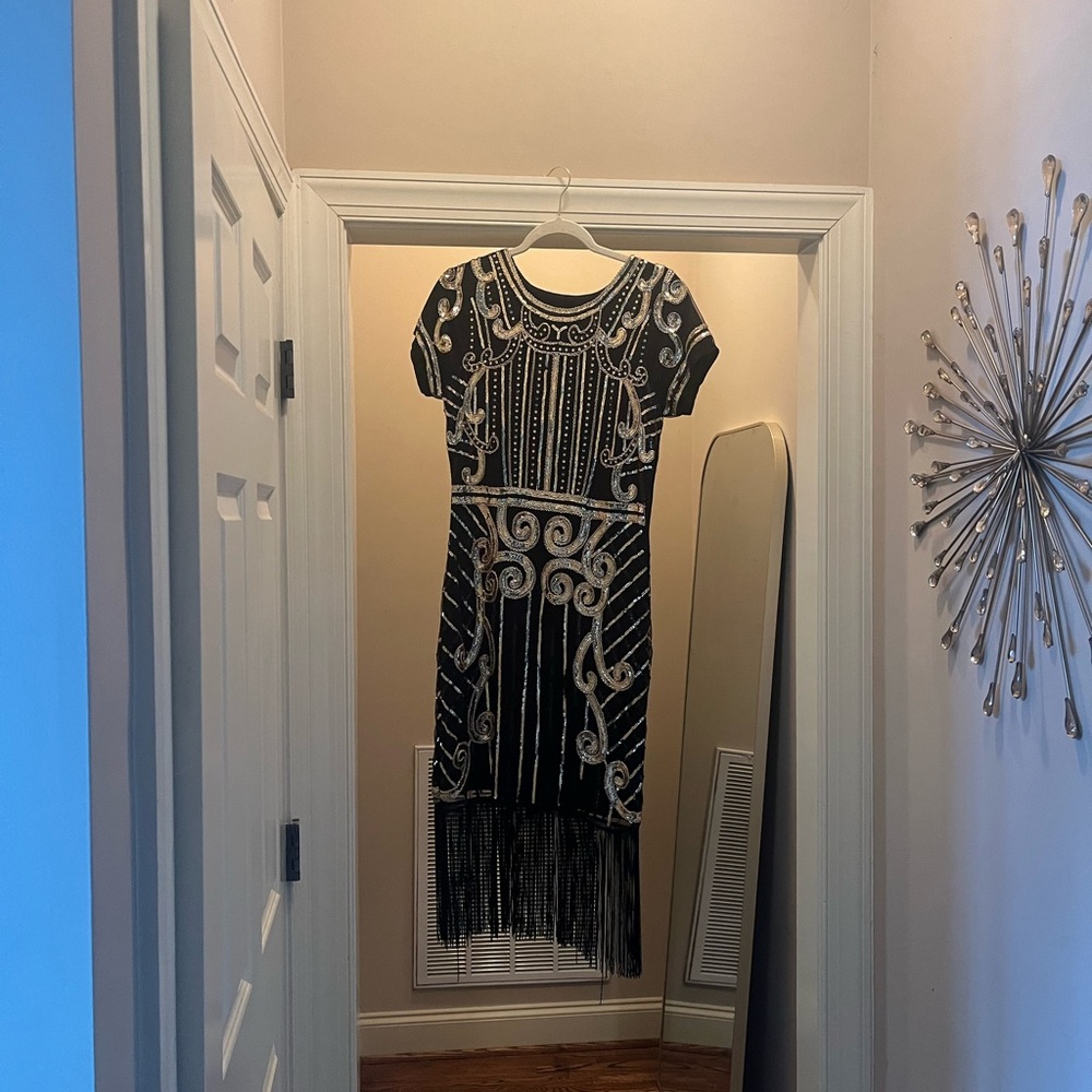 Elegant Black and Gold Flapper Embroidered Dress